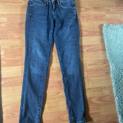 Guess skinny jeans str.27