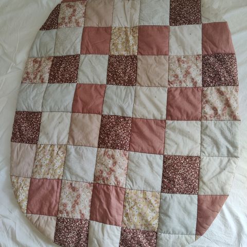 Lite quiltet babyteppe 70x90 cm