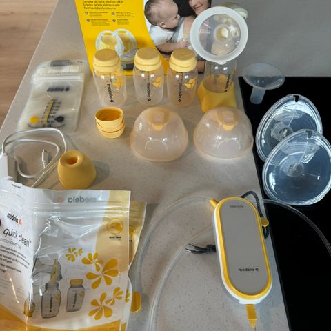 Medela Freestyle Double Electric breast pump (handsfree)