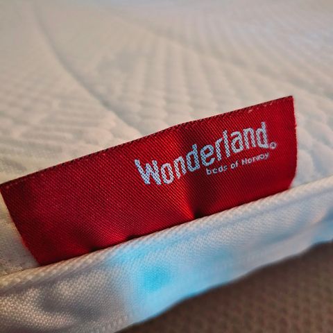 Overmadrass Wonderland Premium Hyperflex overmadrass 150x200 cm