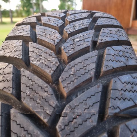 1 stk ubrukt Maxmiler 225/70r15c 112/110 R