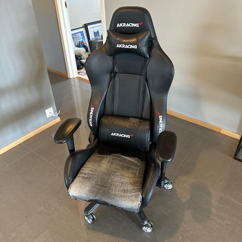 AK Racing Premium V2 gamingstol (karbonsort)