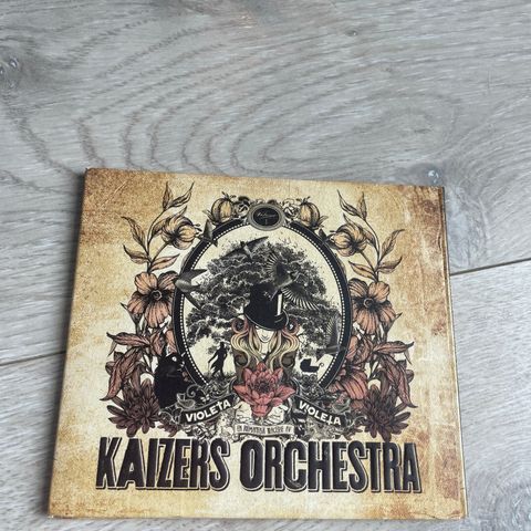 Kaizers Orchestra violeta vol I digipack signert