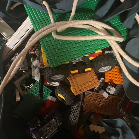 Pose med diverse Lego
