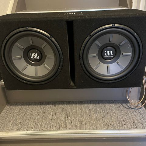 2x12 1220b jbl med kicker 500.1 monoblokk