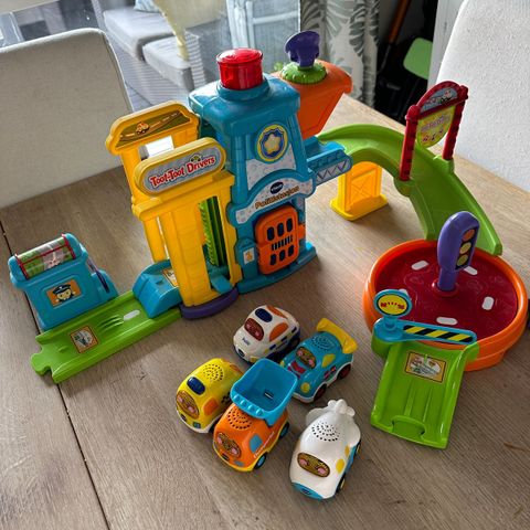 Vtech toot toot drivers politistasjon