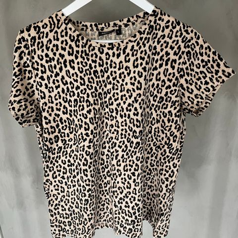 Leopard print tskjorte