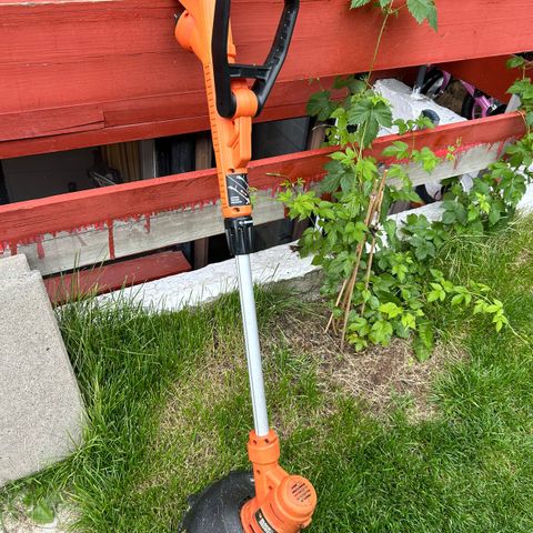 Gresstrimmer fra black and decker RESERVERT