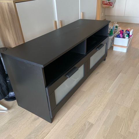 TV-benk fra IKEA kjøpt juni 2023