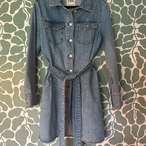 Denim kjole fra Zara