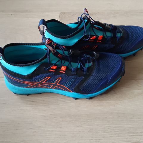 Asics Fuji Trubaco Pro joggesko s.37