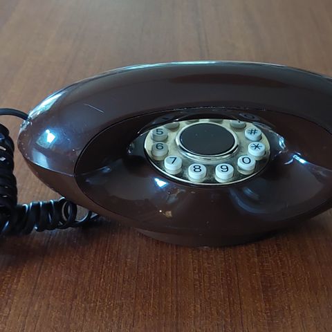 Telefon fra 80 tallet selges