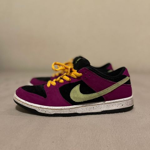 Nike SB Dunk Low "Red Plum" Skatesko i Str. 46