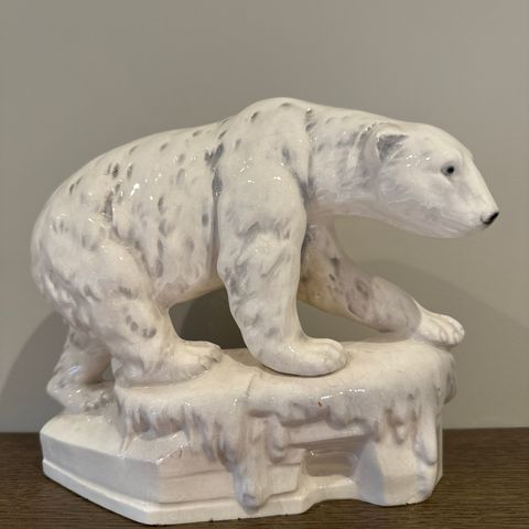 Isbjørn fra Sitzendorf porselenfabrikk