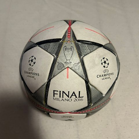 Champions league matchball