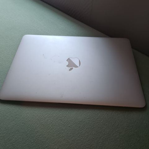 MacBook