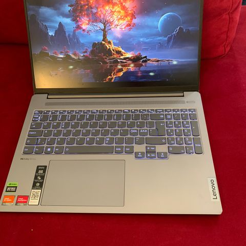 Lenovo IdeaPad 5 Pro: Ryzen 7 7845HS, RTX 4050 (6GB), 16GB DDR5 RAM, 1TB SSD