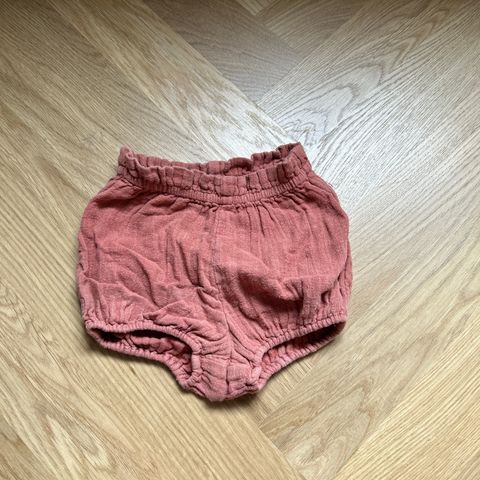 Rustrød shorts fra MarMar, 1år