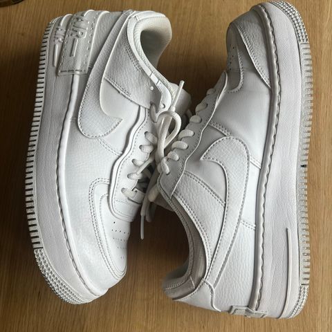 Nike air force 1 str 39