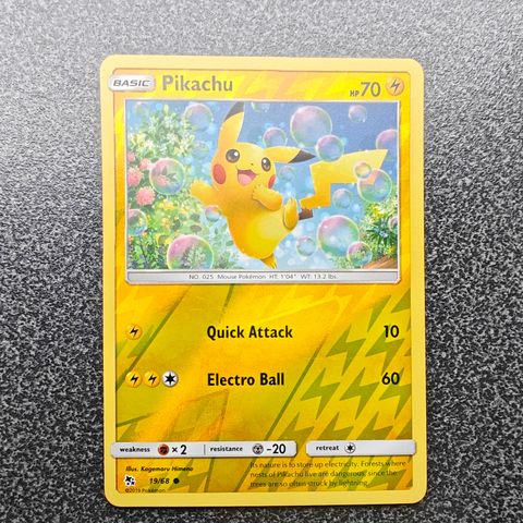 19/68 Pikachu reverse holo - Pokémon Sun & Moon Hidden Fates