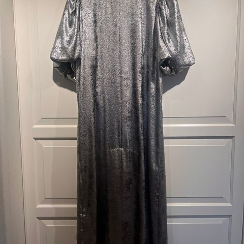 Co’Couture sølvkjole str L - helt ny med tag