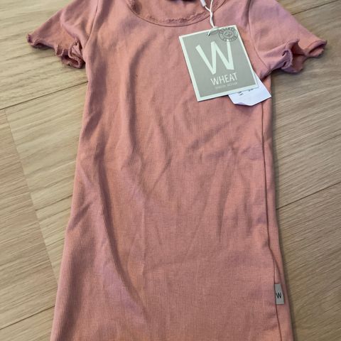 T-skjorte fra Wheat str 104/ 4 år, NY