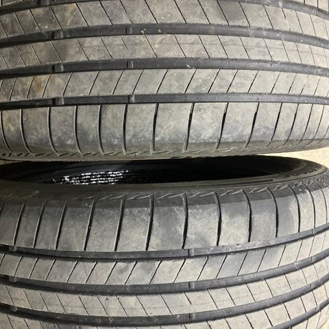 Dekk 235/50r20