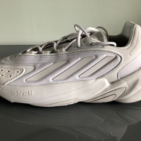 Adidas Ozelia