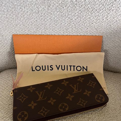 Louis Vuitton  Clemence wallet