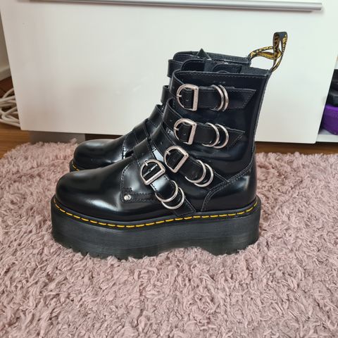 Dr. Martens Platforms, str. 39