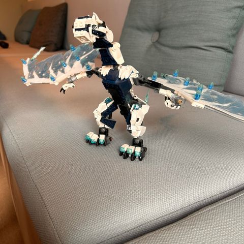 LEGO Ninjago slått og is drage