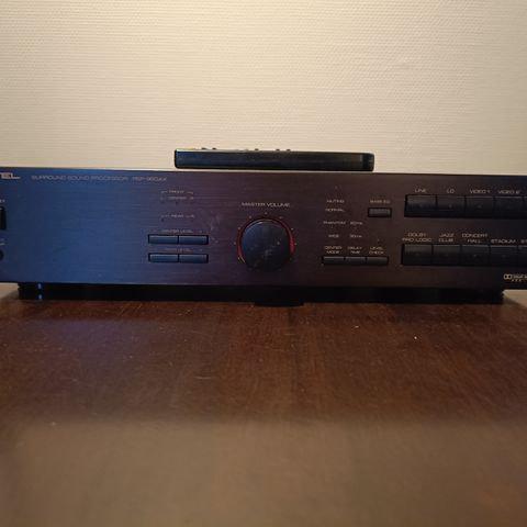 Rotel RSP-960AX Surround forsterker