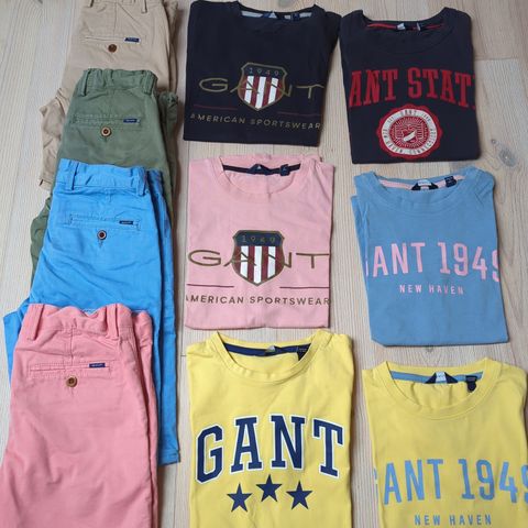 Str. 9-10 år Gant chinos shorts og t-shirt