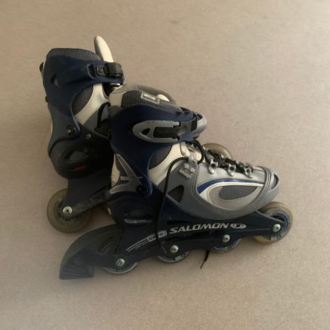 Well used roller skates, size 38 women