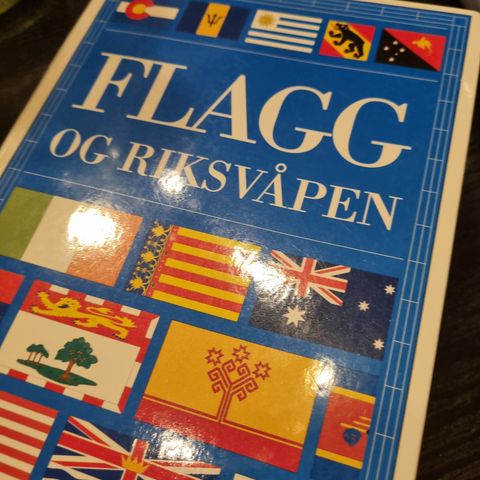 Flagg og Riksvåpen