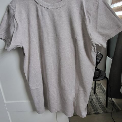 The Uniqlo U collection crew neck t-skjorte