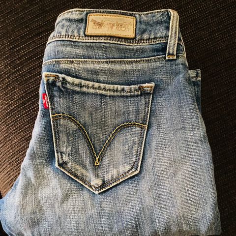 Levis 470