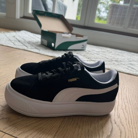 Helt nye, ubrukte Puma Suede Mayu sko str 39