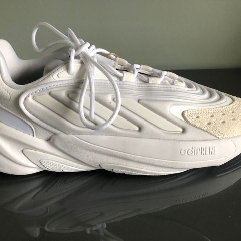 Adidas Ozelia