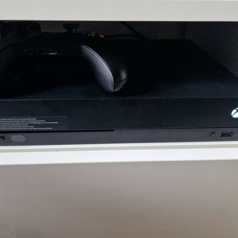 Xbox one x m 2spill