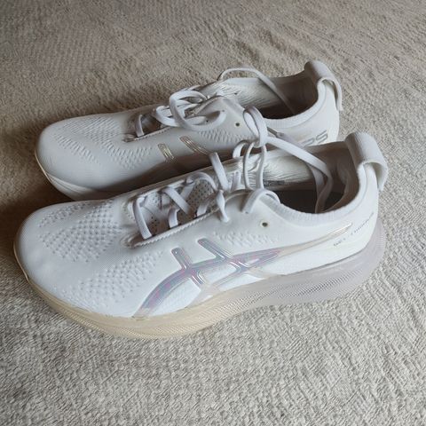 Asics Gel-Nimbus 25 str 39,5