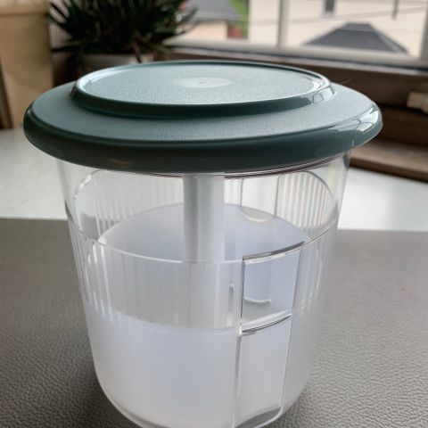 Tupperware Heis opp 1,5 liter med tett lokk