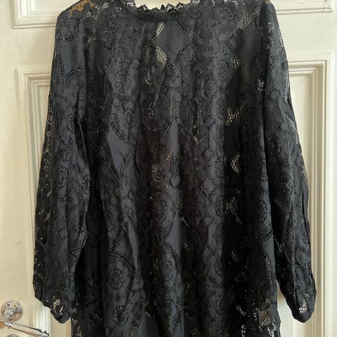 Svart plus size blondetopp fra Zizzi, XL (Zizzi XL)