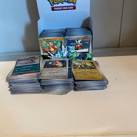 600+ Pokemon Kort