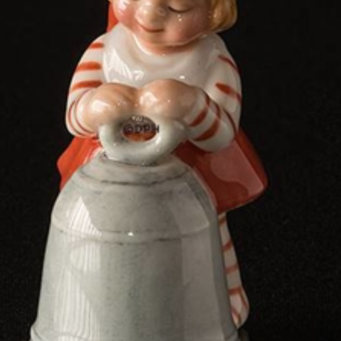 Royal copenhagen pixie nisse