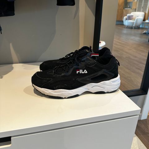 Fila sko strl.43 - Lite brukt