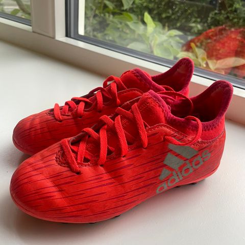 Adidas fotballsko str. 29