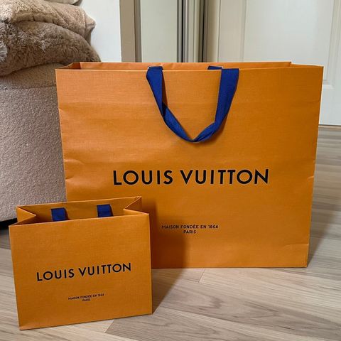 Louis Vuitton pose, eske og dustbag