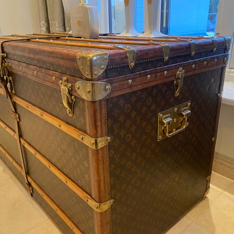 Louis Vuitton antikk koffert. Bud Mottatt og vurderes !