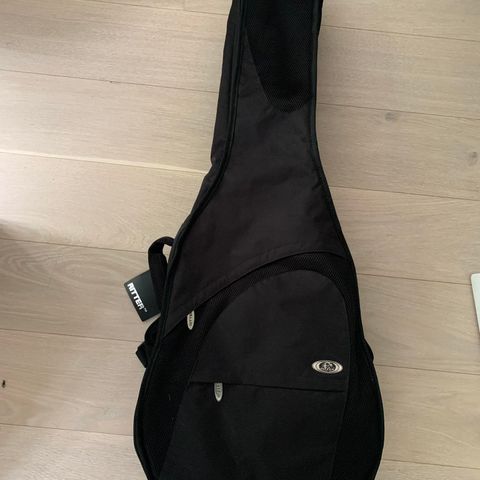 Rittet gitarbag for akustisk gitar